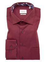 Camicia Eterna COMFORT FIT TWILL rosso scuro con Kent collar in taglio classico